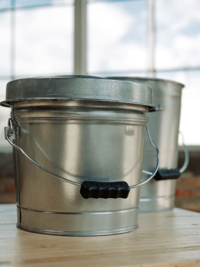 Galvanized Steel 6 Gallon Storage Can with Locking Lid H442