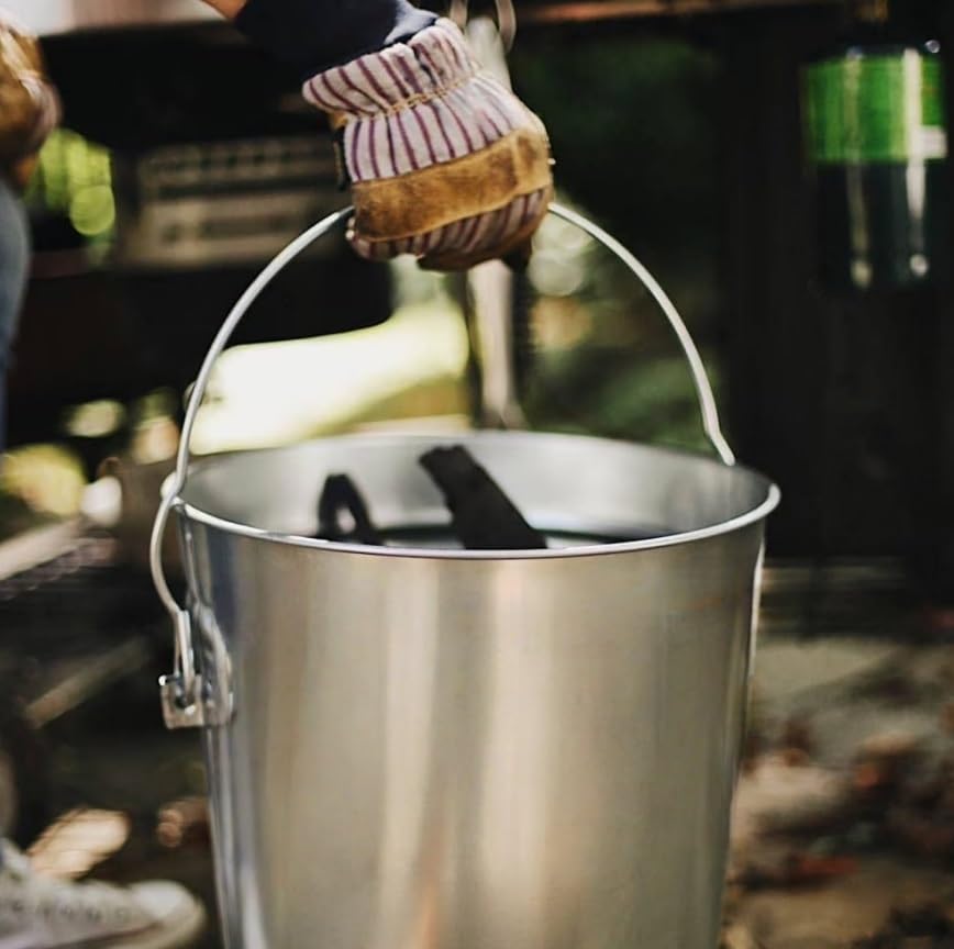 Galvanized Steel 6 Gallon Storage Can with Locking Lid H442