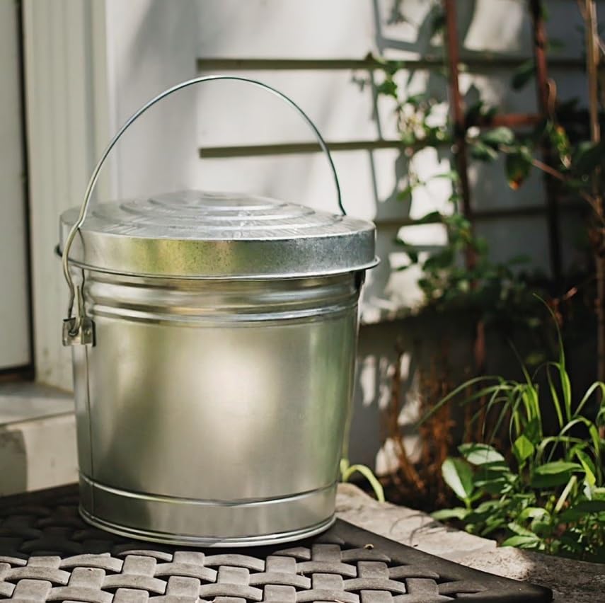 Galvanized Steel 6 Gallon Storage Can with Locking Lid H442