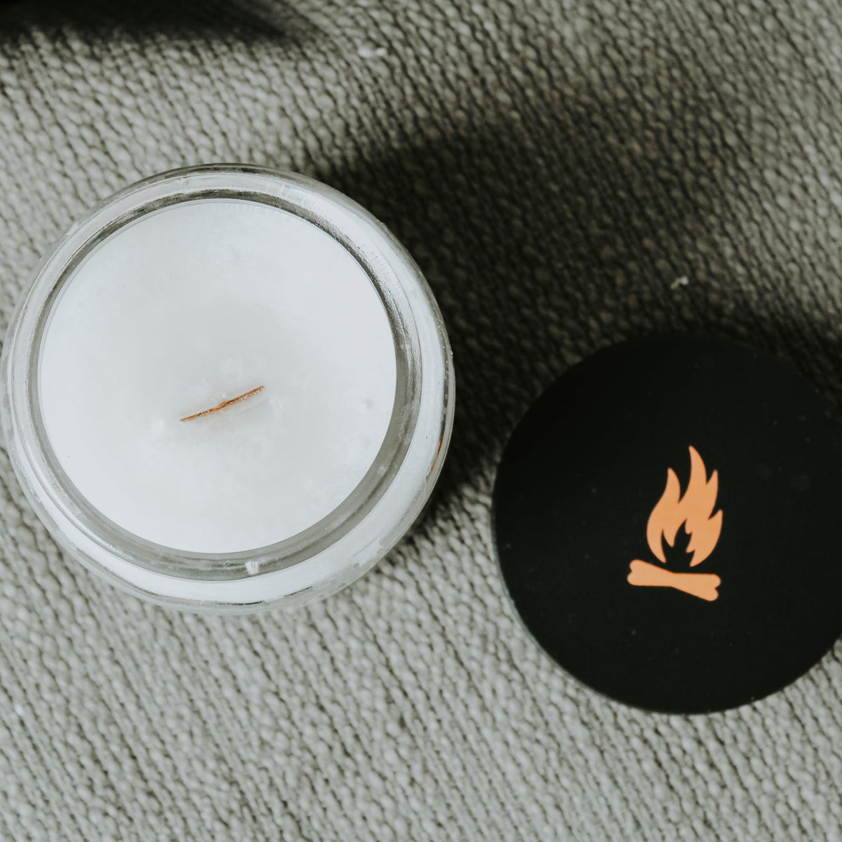 16 oz Vanilla Coffee Scented Candle with Wooden Wick P2296
