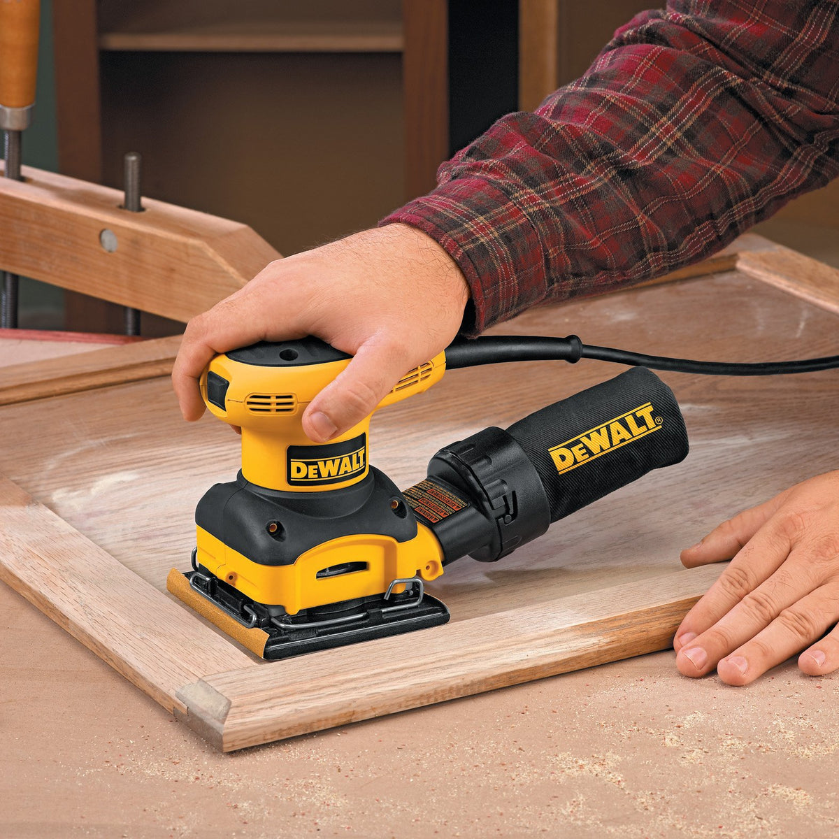 2.4 Amp 1/4 Sheet Palm Grip Sander with Cloth Dust Bag E27092